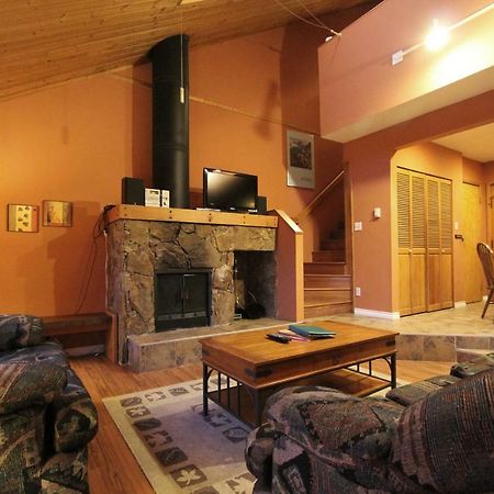 Rainbow Suites By Whistler Retreats Extérieur photo