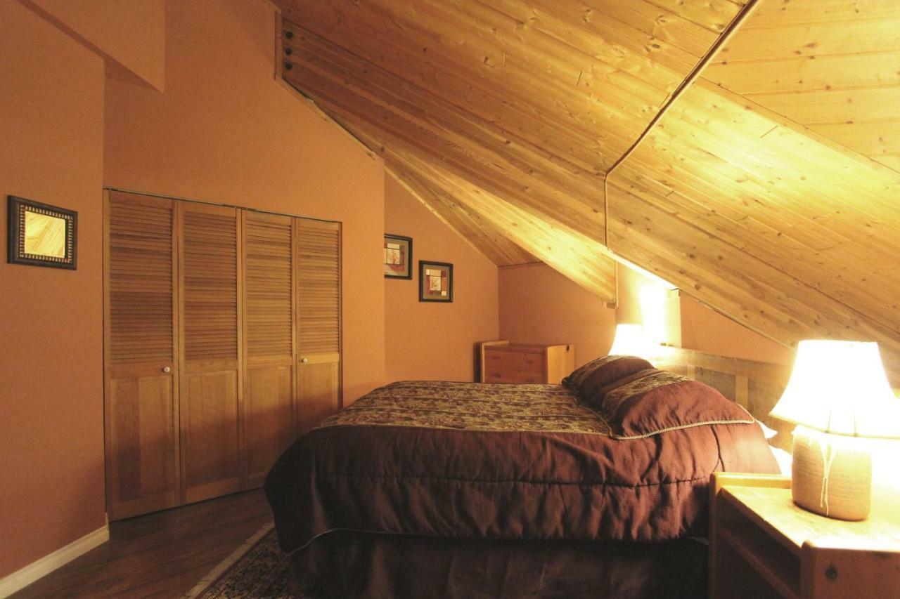 Rainbow Suites By Whistler Retreats Extérieur photo